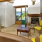 Domaine Du Charouzech Nyaraló Salles-Curan