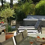 Domaine Du Charouzech Nyaraló *