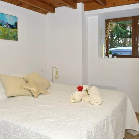 펜션 Domaine Du Charouzech *