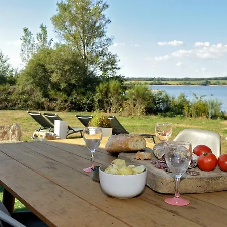 Дом отдыха Domaine Du Charouzech Salles-Curan
