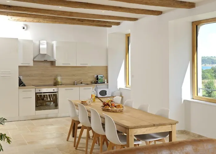 Domaine Du Charouzech Salles-Curan