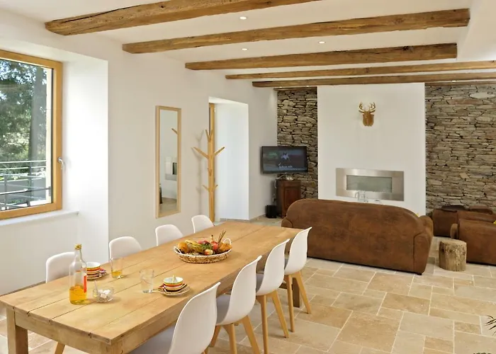 Feriehus Domaine Du Charouzech Salles-Curan